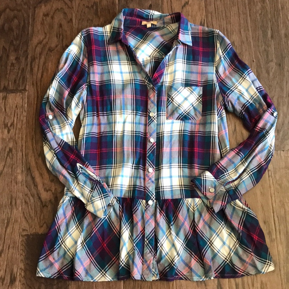 Plaid tunic top with ruffle